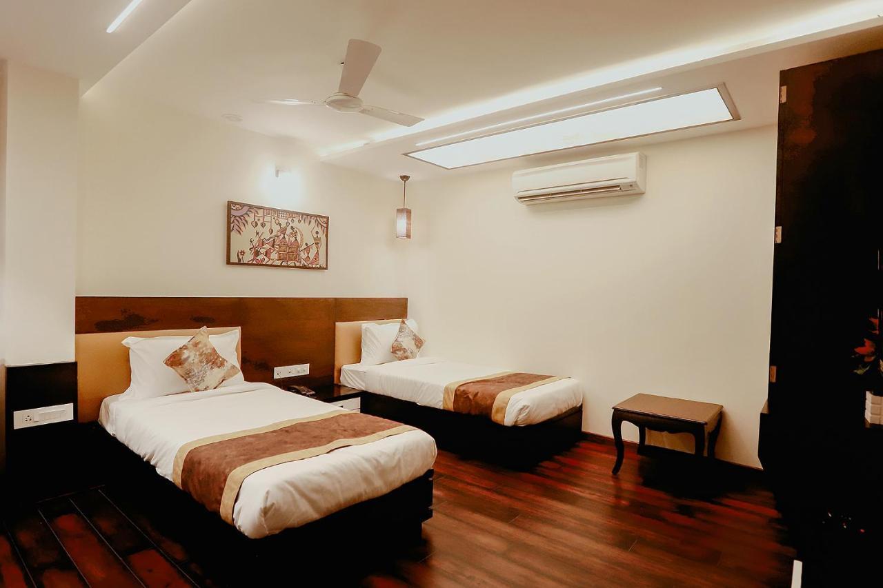 Fabhotel Prime White Cloud 3*