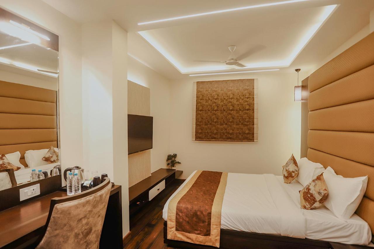 Fabhotel Prime White Cloud Hotel